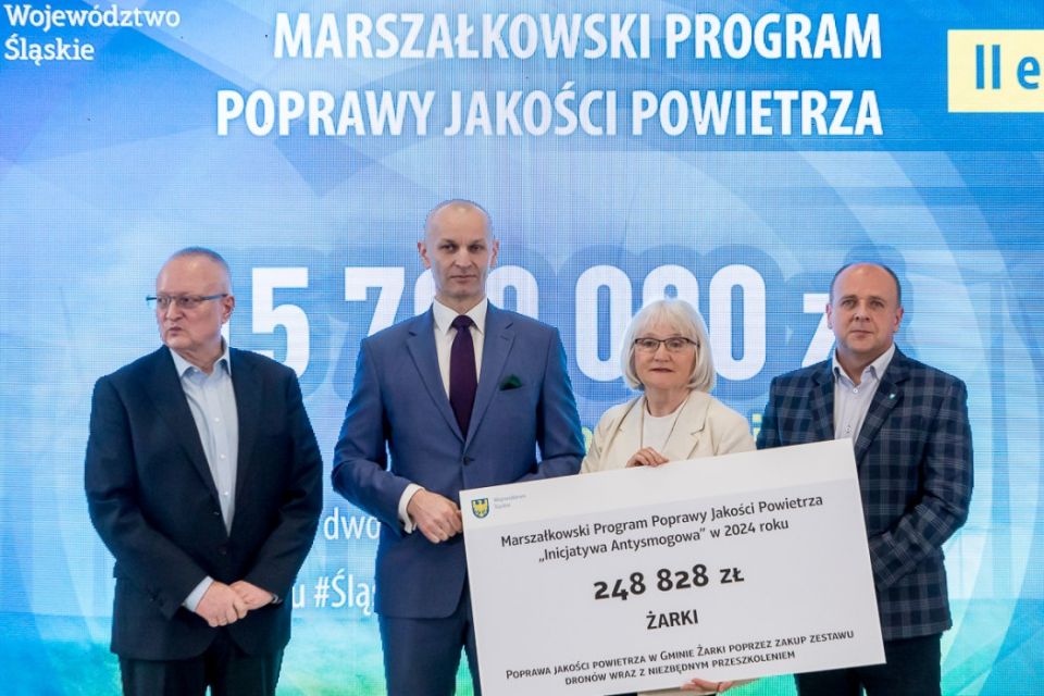 II edycja Marszałkowskiego Programu Poprawy Jakości Powietrza. Wręczono czeki na projekty - galeria