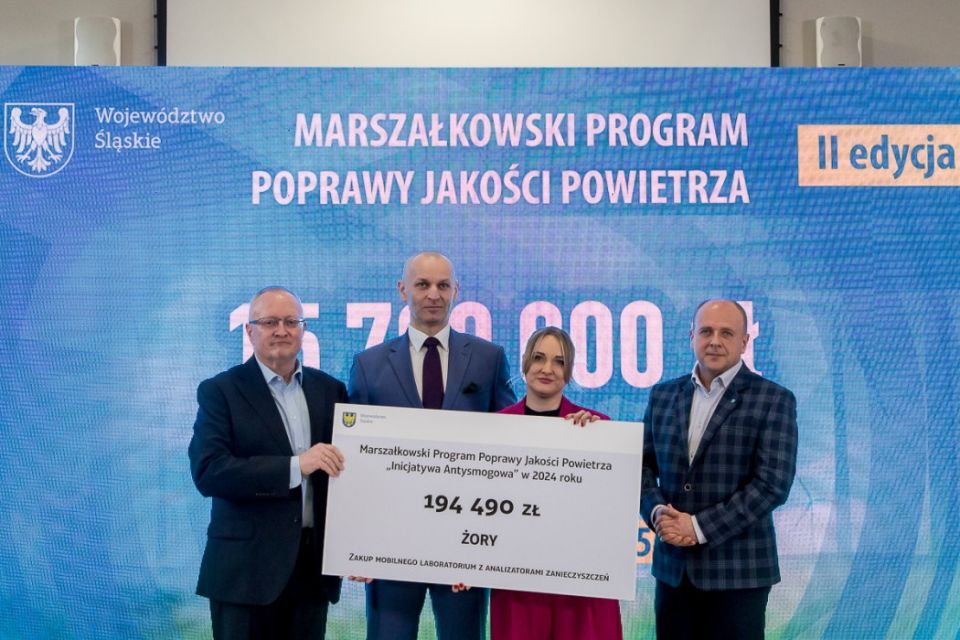 II edycja Marszałkowskiego Programu Poprawy Jakości Powietrza. Wręczono czeki na projekty - galeria