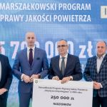 II edycja Marszałkowskiego Programu Poprawy Jakości Powietrza. Wręczono czeki na projekty - galeria