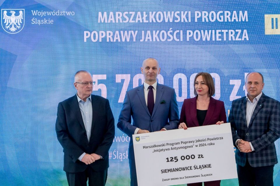 II edycja Marszałkowskiego Programu Poprawy Jakości Powietrza. Wręczono czeki na projekty - galeria