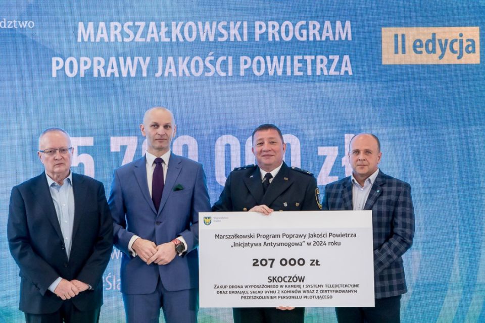 II edycja Marszałkowskiego Programu Poprawy Jakości Powietrza. Wręczono czeki na projekty - galeria