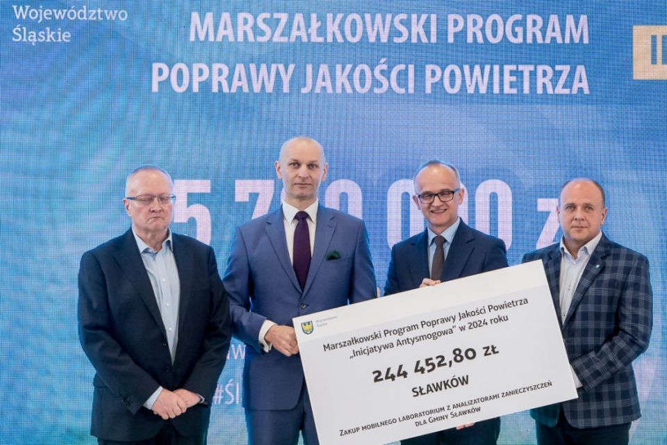 II edycja Marszałkowskiego Programu Poprawy Jakości Powietrza. Wręczono czeki na projekty - galeria