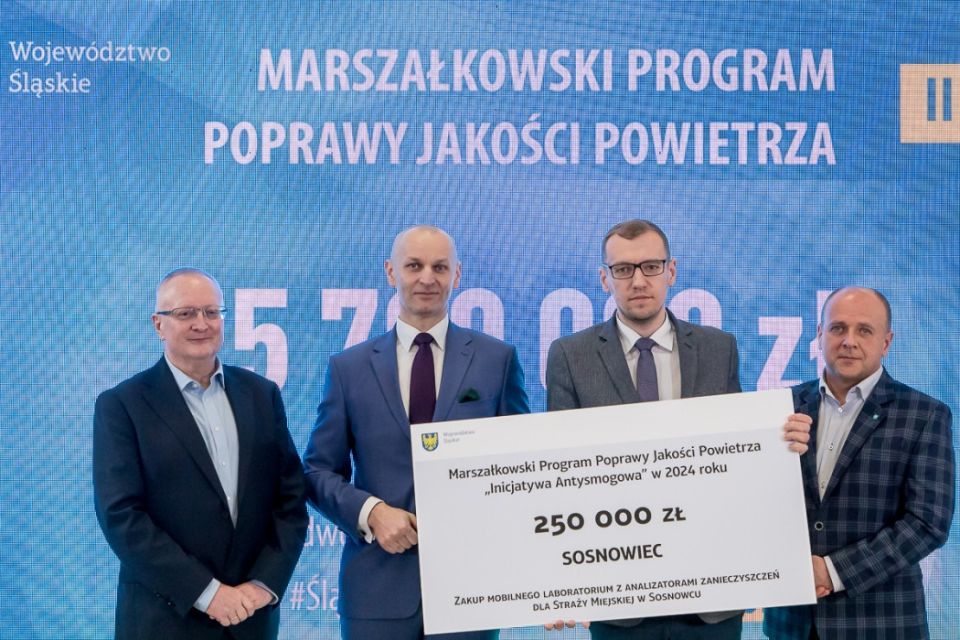 II edycja Marszałkowskiego Programu Poprawy Jakości Powietrza. Wręczono czeki na projekty - galeria