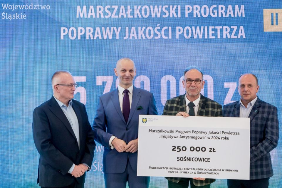 II edycja Marszałkowskiego Programu Poprawy Jakości Powietrza. Wręczono czeki na projekty - galeria