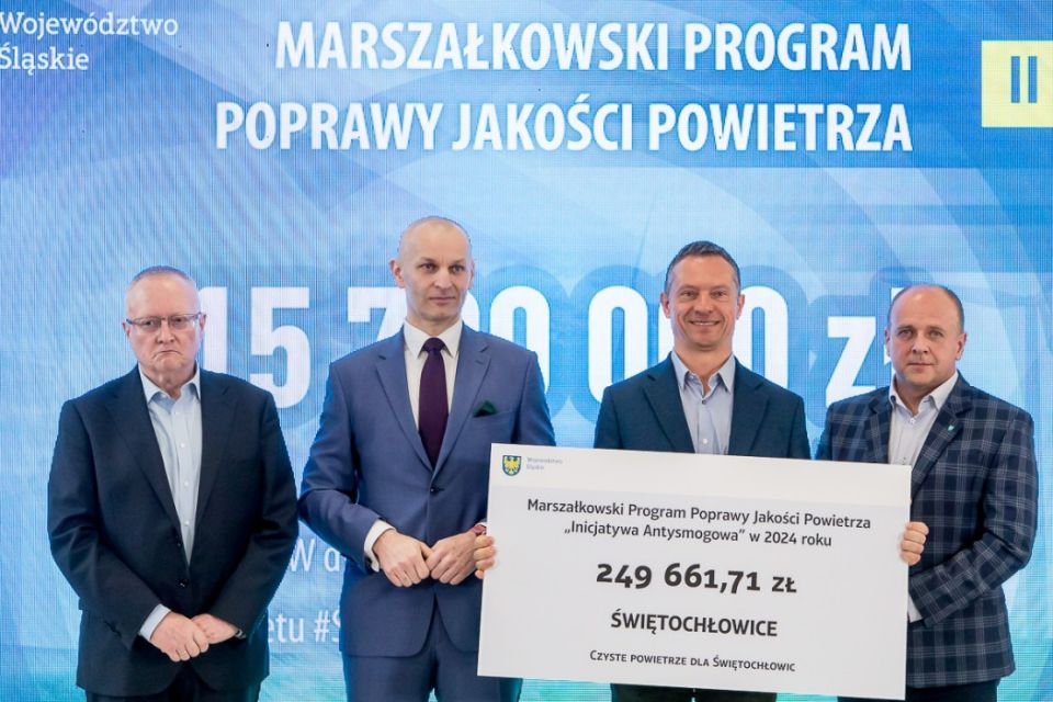 II edycja Marszałkowskiego Programu Poprawy Jakości Powietrza. Wręczono czeki na projekty - galeria