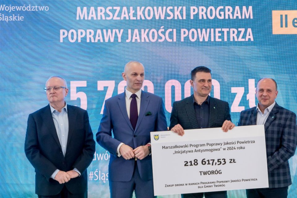 II edycja Marszałkowskiego Programu Poprawy Jakości Powietrza. Wręczono czeki na projekty - galeria