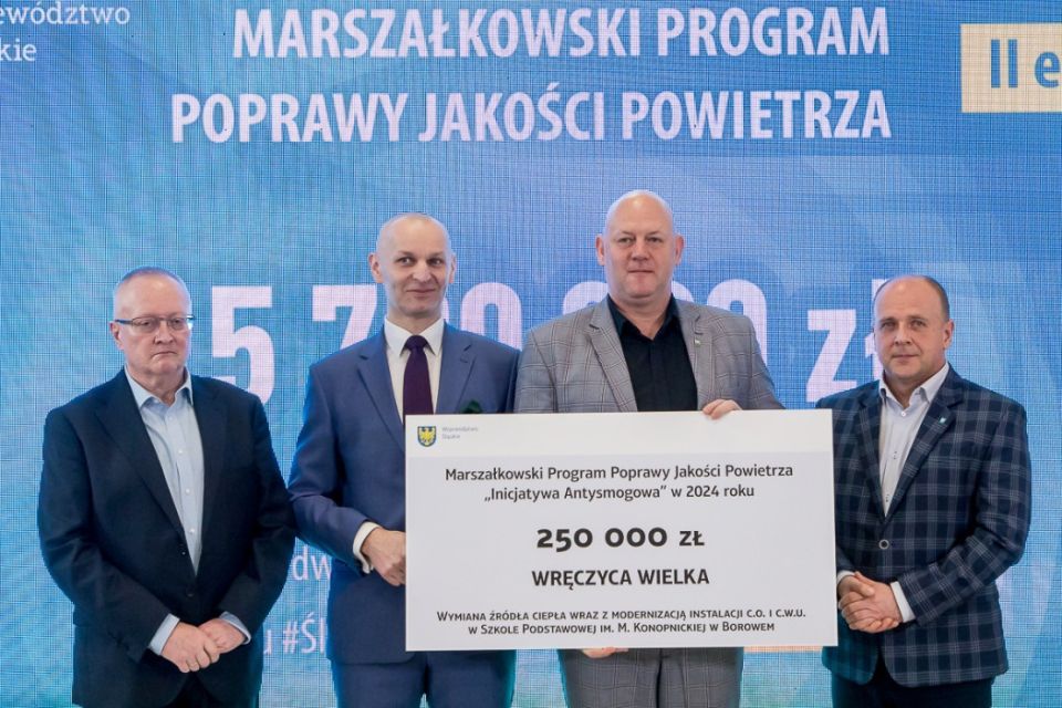 II edycja Marszałkowskiego Programu Poprawy Jakości Powietrza. Wręczono czeki na projekty - galeria