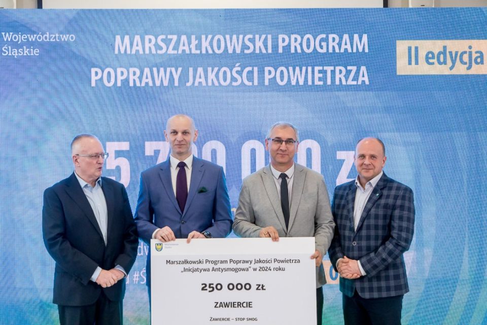 II edycja Marszałkowskiego Programu Poprawy Jakości Powietrza. Wręczono czeki na projekty - galeria