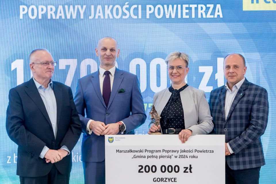 II edycja Marszałkowskiego Programu Poprawy Jakości Powietrza. Wręczono czeki na projekty - galeria