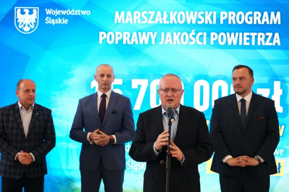 II edycja Marszałkowskiego Programu Poprawy Jakości Powietrza. Wręczono czeki na projekty - galeria