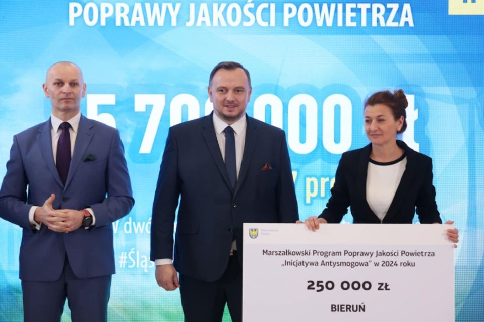 II edycja Marszałkowskiego Programu Poprawy Jakości Powietrza. Wręczono czeki na projekty - galeria