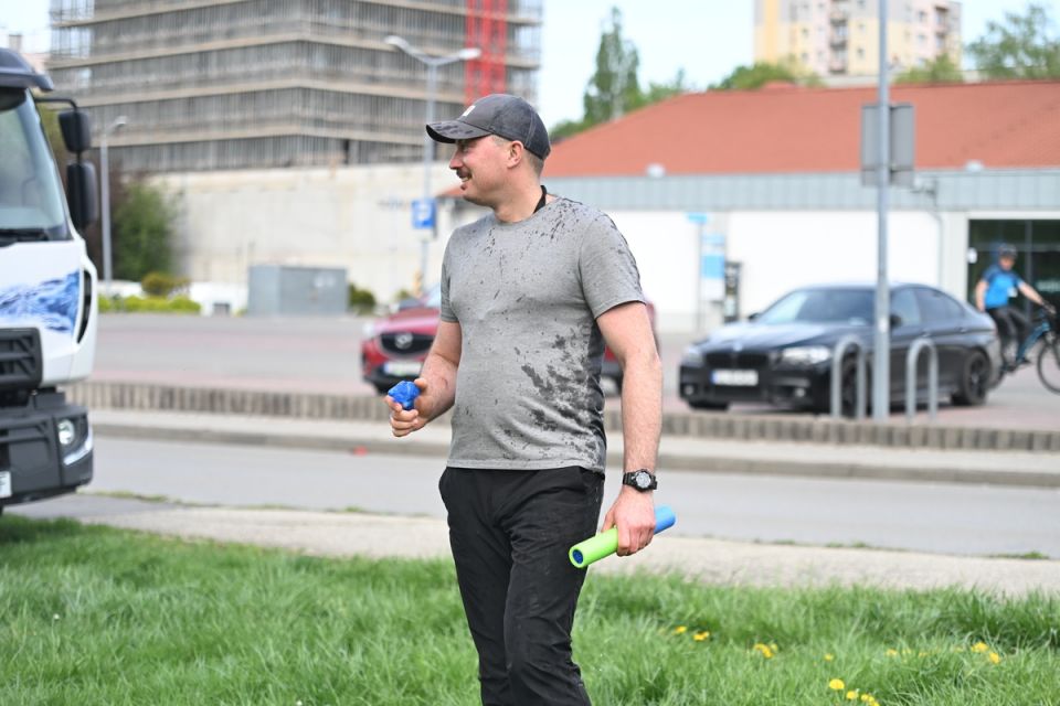Śmigus-Dyngus w Chorzowie jak za dawnych lat! Wodne bitwy przyciągnęły tłumy - galeria