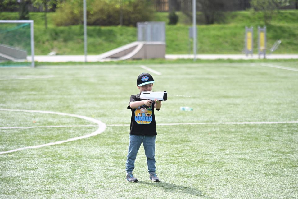 Śmigus-Dyngus w Chorzowie jak za dawnych lat! Wodne bitwy przyciągnęły tłumy - galeria