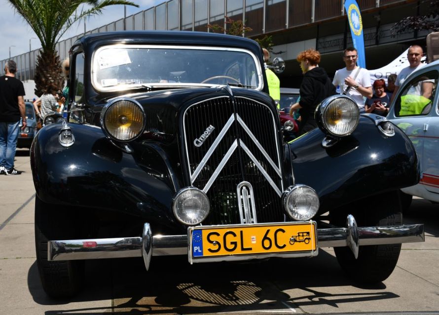 Święto motoryzacji w centrum Chorzowa — na rynku odbył się III Chorzowski Klasyk! - galeria