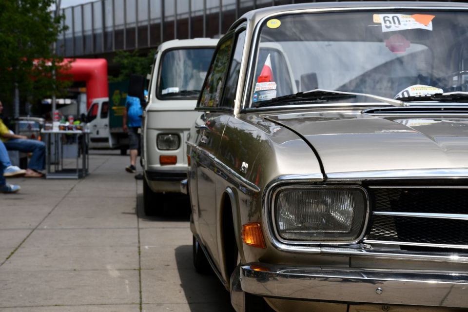 Święto motoryzacji w centrum Chorzowa — na rynku odbył się III Chorzowski Klasyk! - galeria