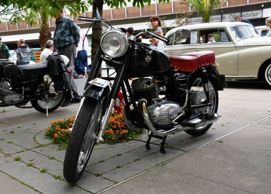 Święto motoryzacji w centrum Chorzowa — na rynku odbył się III Chorzowski Klasyk! - galeria