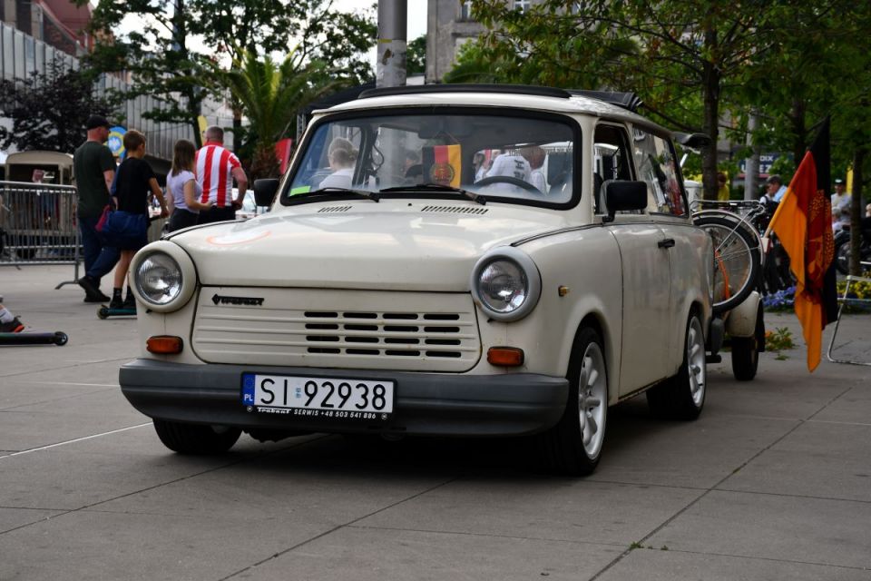 Święto motoryzacji w centrum Chorzowa — na rynku odbył się III Chorzowski Klasyk! - galeria