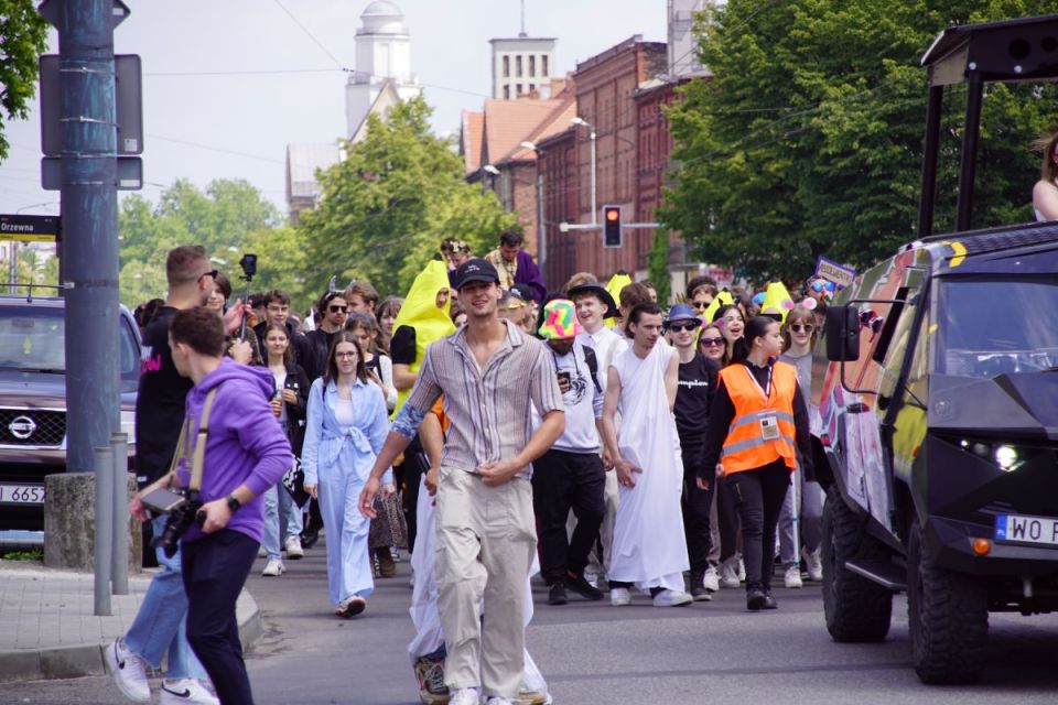 Studenci przejęli klucze do miasta! Ulicami Katowic przeszedł Wielki Korowód Studencki! - galeria