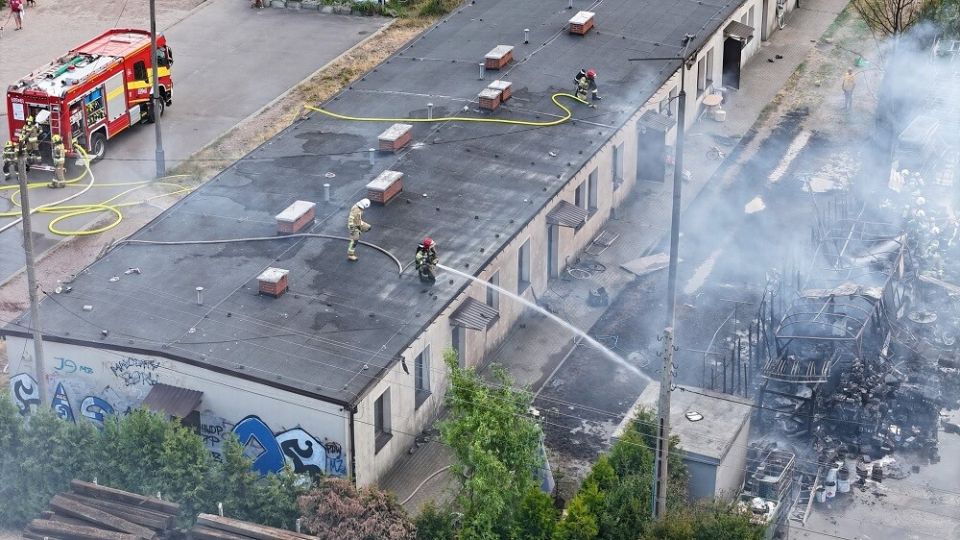 Groźny pożar przy ul. Kolejowej w Żorach. Ewakuowano 20 osób - galeria