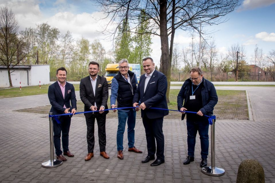 Przy Katowickim Centrum Onkologii powstał EKO-Parking - galeria