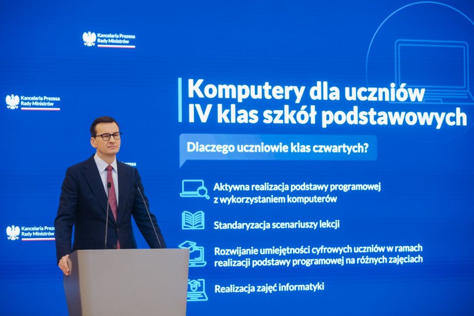 Darmowe laptopy dla uczniów. Premier Morawiecki zapowiada program wieloletni - galeria