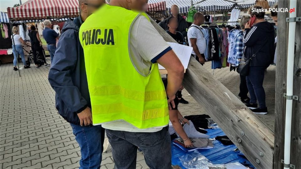 Śląska Policja przejęła podróbki światowych marek. Zarzuty usłyszało 5 obywateli Bułgarii! - galeria