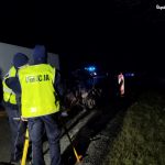 Tragiczny wypadek na drodze w Zacharzowicach. Zginął kierowca osobówki! - galeria