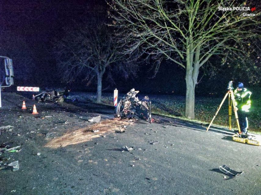 Tragiczny wypadek na drodze w Zacharzowicach. Zginął kierowca osobówki! - galeria