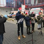 Wyjątkowy koncert kolęd pod szpitalem w Chorzowie! - galeria