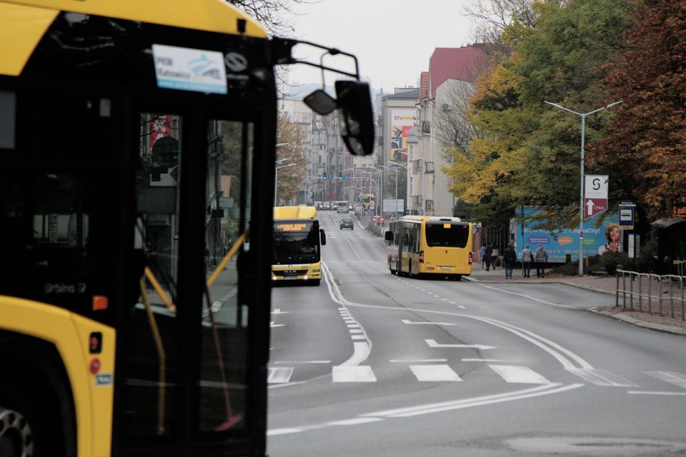 Metropolia gra z WOŚP. Wygraj jazdę miejskim autobusem po zamkniętym torze - galeria