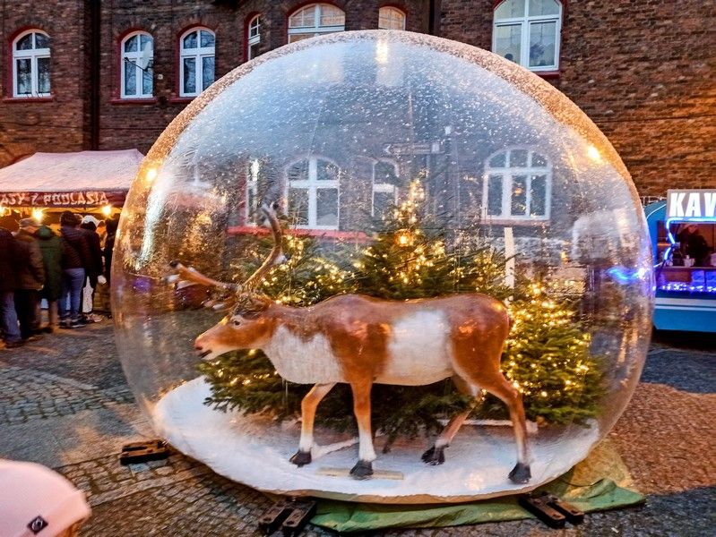 Nikiszowiec to magiczne miejsce na mapie Katowic. Od lat odbywa się tu wyjątkowy jarmark bożonarodzeniowy - galeria