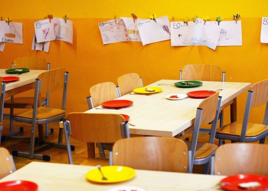 W Przedszkolu nr 5 w Łaziskach Górnych u jednego z dzieci potwierdzono zakażenie koronawirusem - galeria