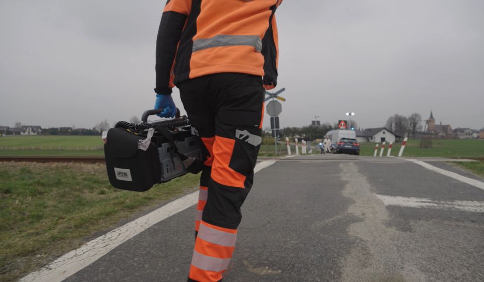 Pszczyńska Policja i Koleje Śląskie wspólnie o bezpieczeństwie na przejazdach kolejowo-drogowych - galeria