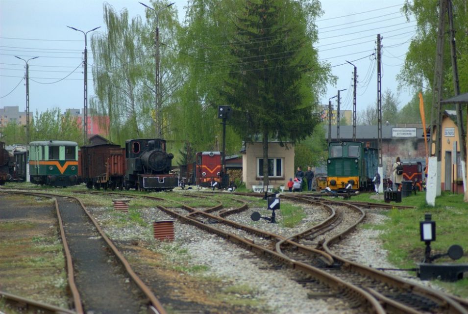 Wyjątkowa podróż z Bytomia do Tarnowskich Gór: Parowóz Ryś wyruszył w trasę, a wraz z nim ruszył sezon na wąskotorówkę - galeria