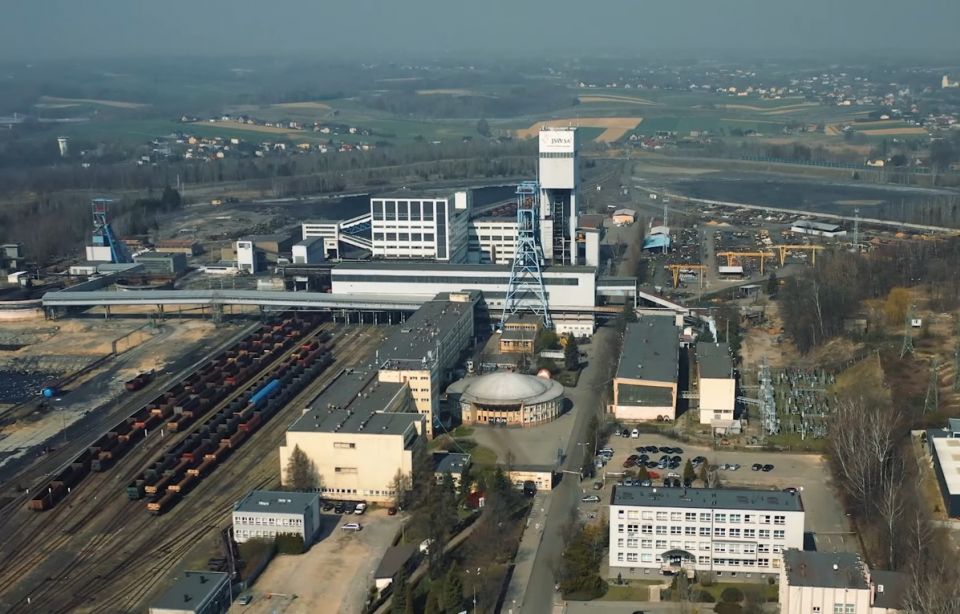 KWK „Zofiówka”: Oficjalnie potwierdzono zgon sześciu górników. Ratownicy szukają czterech - galeria