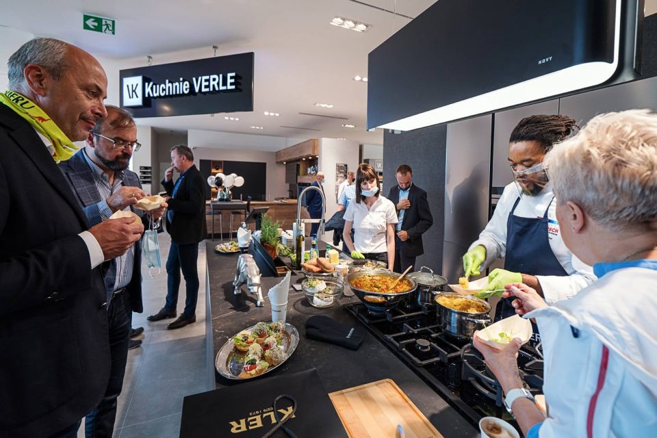 Znany kucharz gotował na otwarciu studia Verle Küchen w Katowicach - galeria