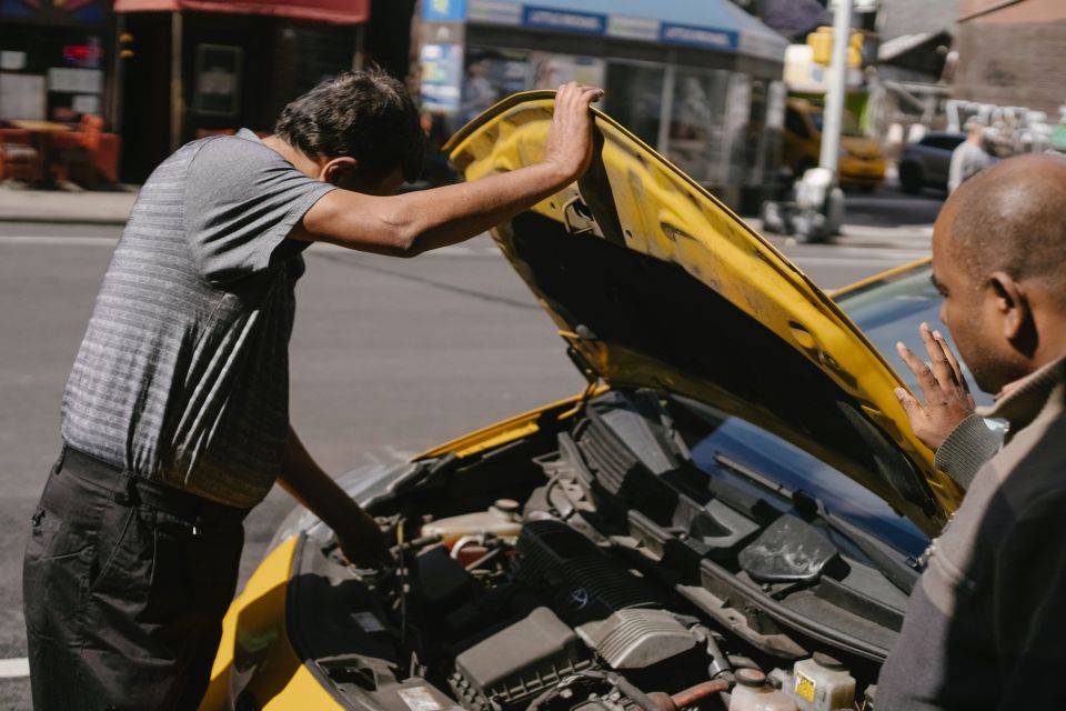 Pielęgnacja Twojego samochodu: wszystko o akumulatorach, olejach i filtrach samochodowych dla bezpiecznej i niezawodnej jazdy - galeria