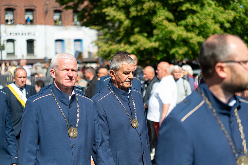 Kalwaryjskie Wzgórze zapełnili wierni! Pielgrzymi udali się do Piekar Śląskich [ZDJĘCIA] - galeria