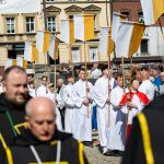 Kalwaryjskie Wzgórze zapełnili wierni! Pielgrzymi udali się do Piekar Śląskich [ZDJĘCIA] - galeria