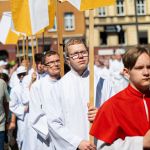 Kalwaryjskie Wzgórze zapełnili wierni! Pielgrzymi udali się do Piekar Śląskich [ZDJĘCIA] - galeria
