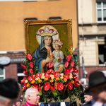 Kalwaryjskie Wzgórze zapełnili wierni! Pielgrzymi udali się do Piekar Śląskich [ZDJĘCIA] - galeria