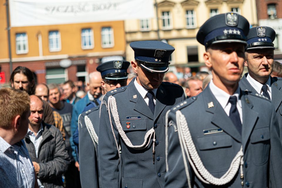Kalwaryjskie Wzgórze zapełnili wierni! Pielgrzymi udali się do Piekar Śląskich [ZDJĘCIA] - galeria