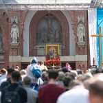 Kalwaryjskie Wzgórze zapełnili wierni! Pielgrzymi udali się do Piekar Śląskich [ZDJĘCIA] - galeria