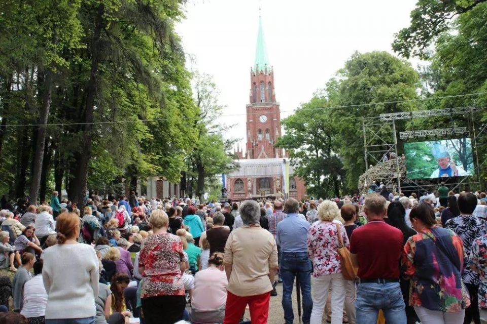 18 sierpnia odbędzie się Pielgrzymka Stanowa Kobiet i Dziewcząt w Piekarach Śląskich - galeria