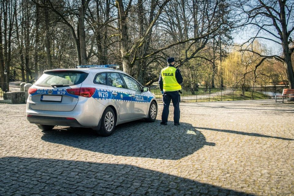 Próba uniknięcia kontroli się nie udała. 41-latek zatrzymany za złamanie zakazu - galeria