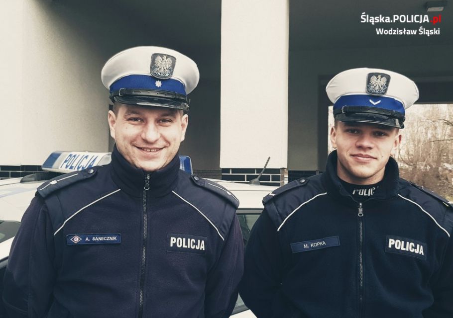 Wodzisław Śląski: Policjanci eskortowali rodzącą kobietę w drodze do szpitala! - galeria