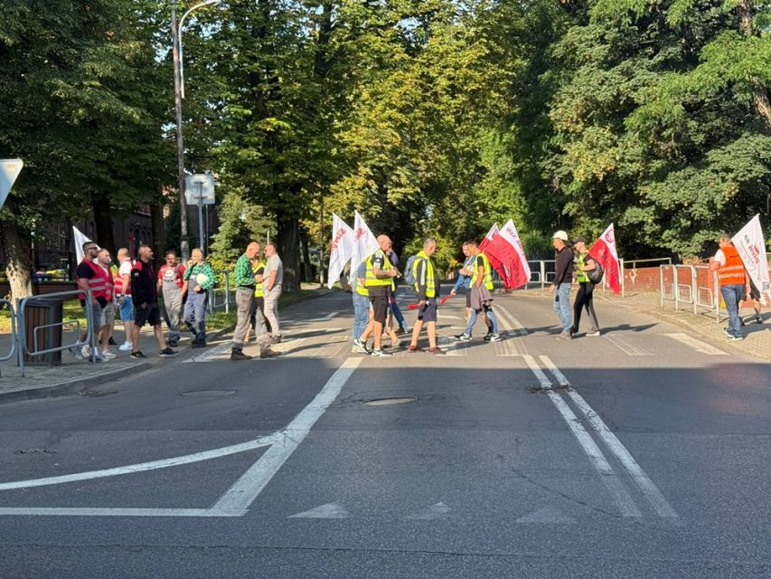 Strajk hutników w Rudzie Śląskiej: Walka o przetrwanie Huty Pokój. Zablokowane centrum miasta - galeria