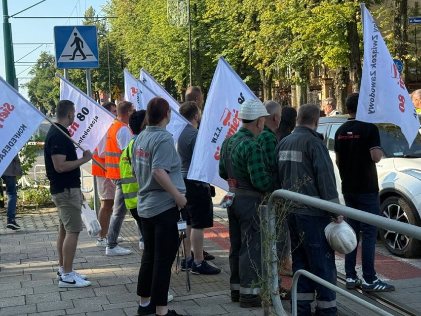 Strajk hutników w Rudzie Śląskiej: Walka o przetrwanie Huty Pokój. Zablokowane centrum miasta - galeria
