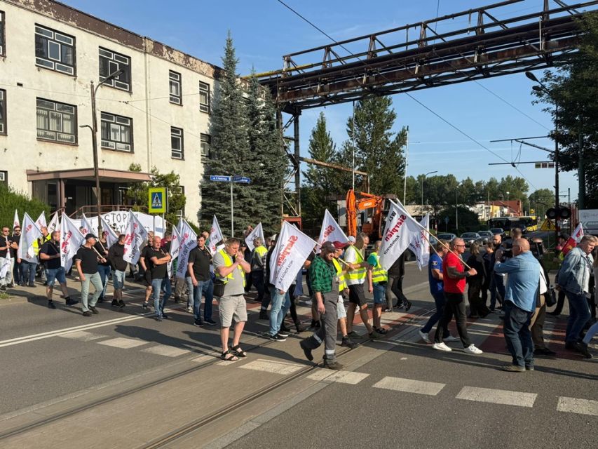 Strajk hutników w Rudzie Śląskiej: Walka o przetrwanie Huty Pokój. Zablokowane centrum miasta - galeria