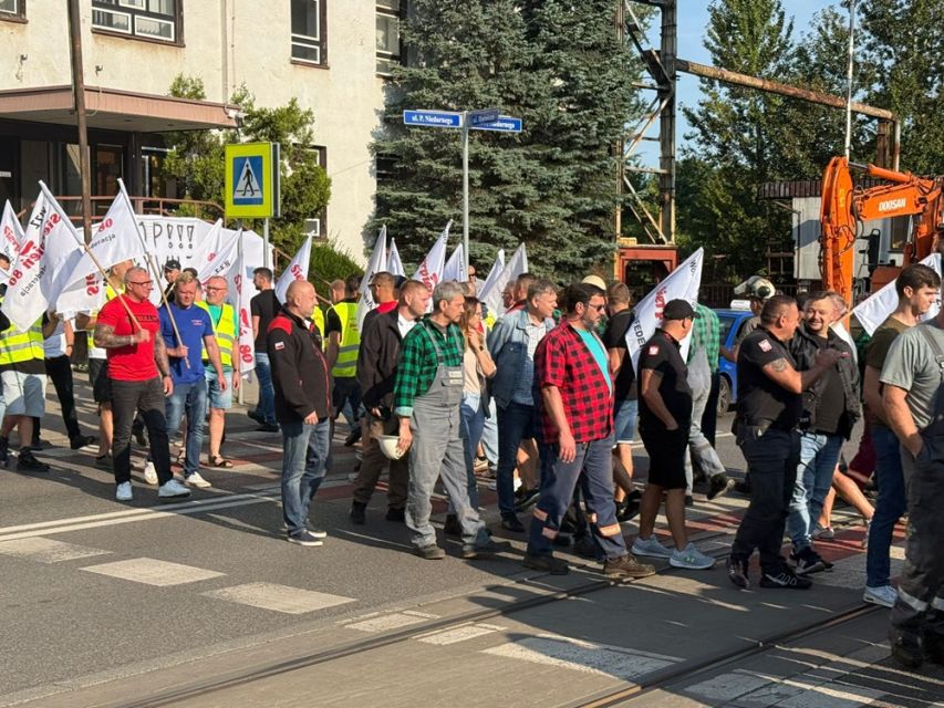 Strajk hutników w Rudzie Śląskiej: Walka o przetrwanie Huty Pokój. Zablokowane centrum miasta - galeria